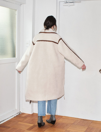 boa tape coat / white