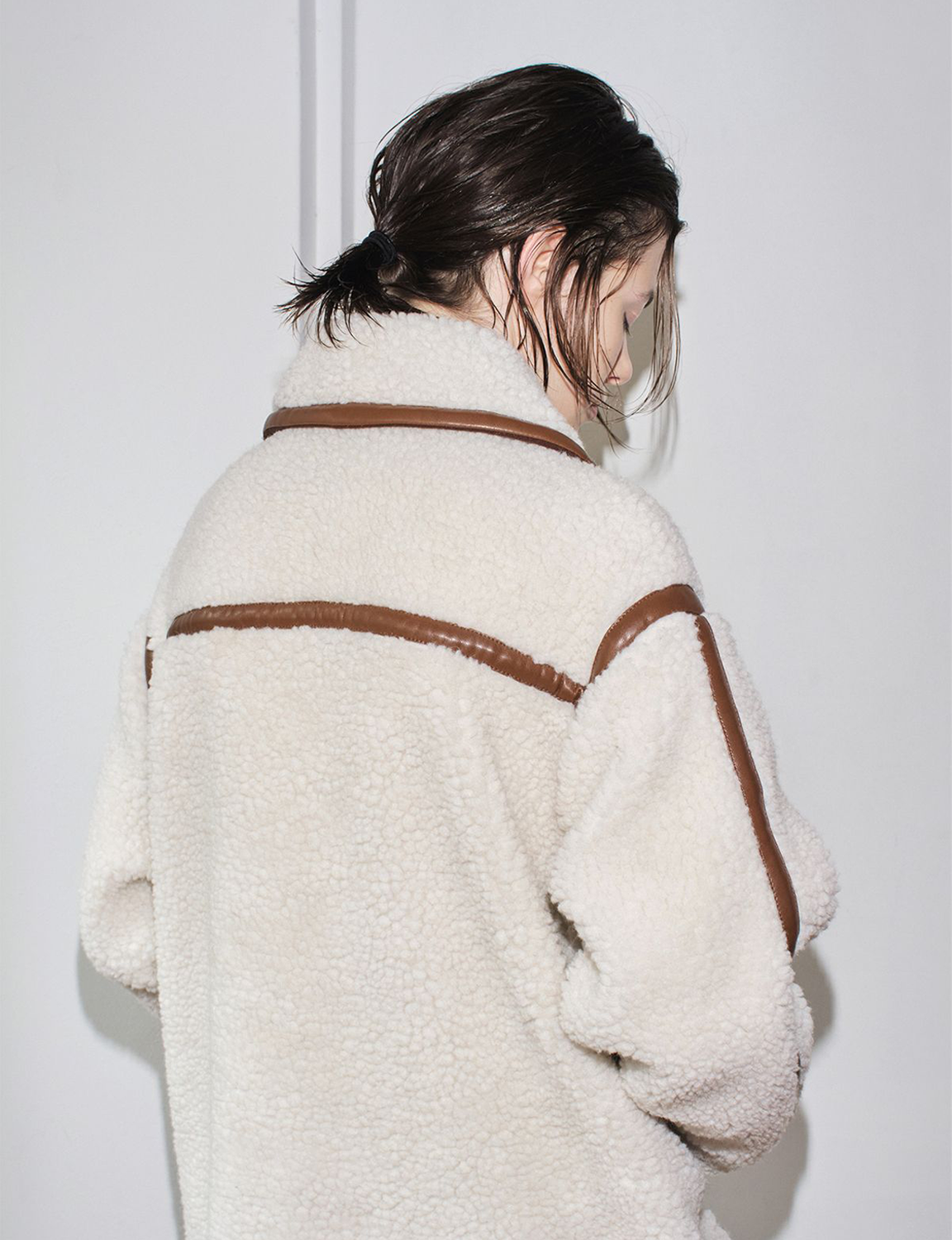 boa tape coat / white