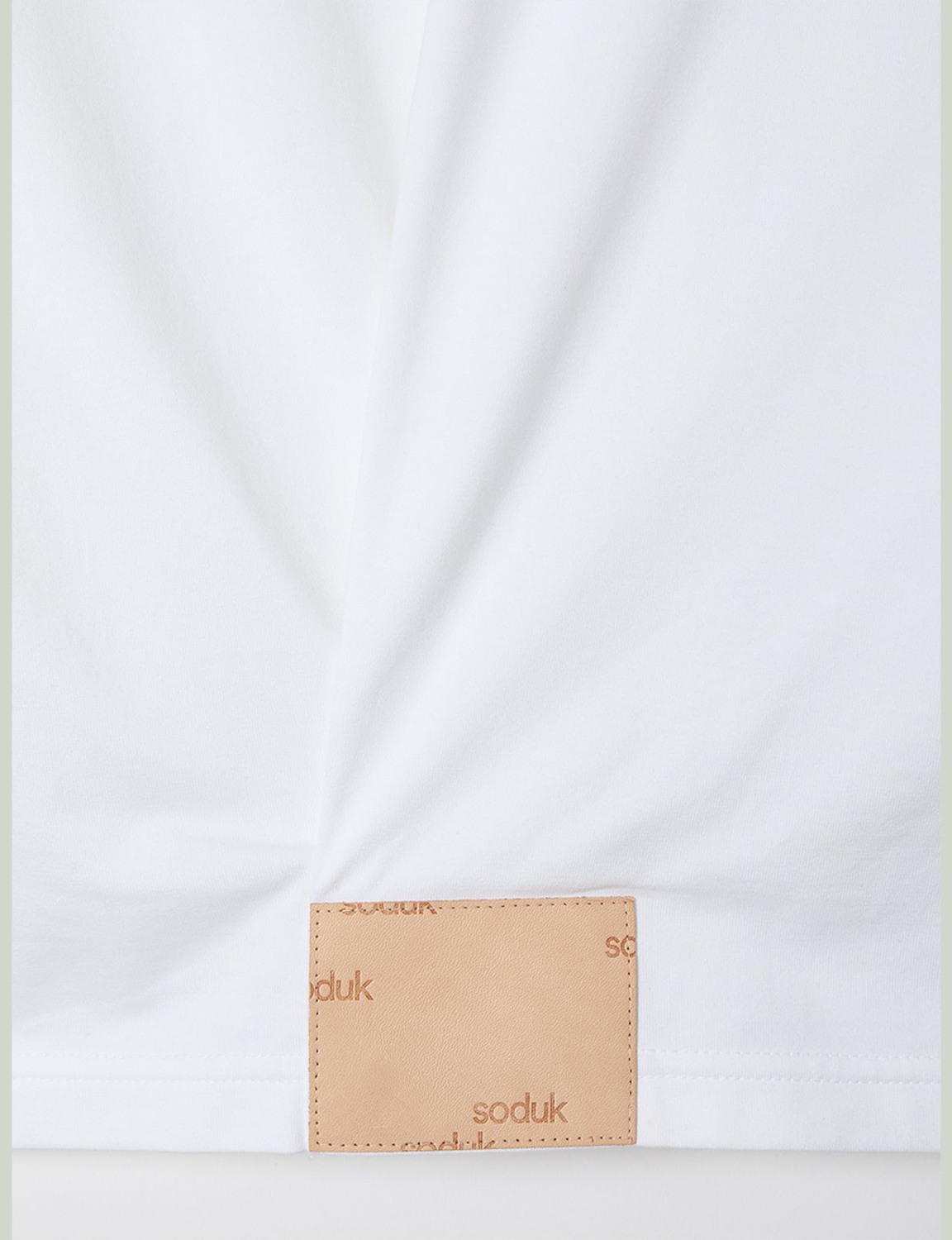 patched t-shirt / white