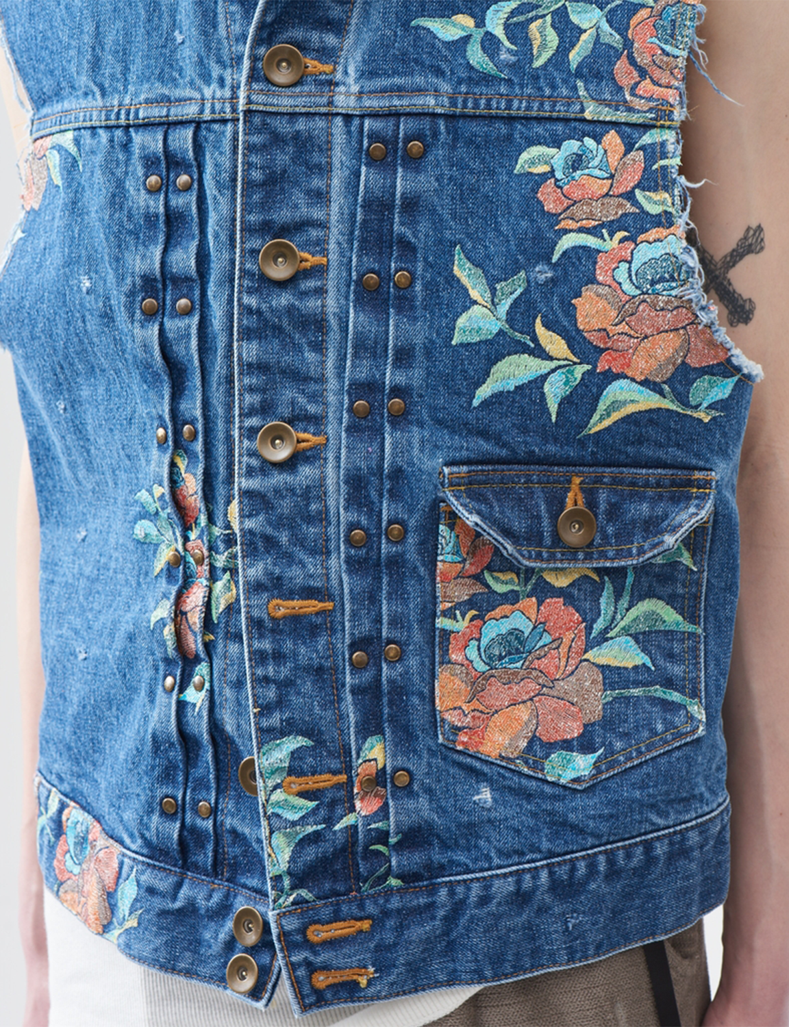 Flower Pattern denim vest – Indigo