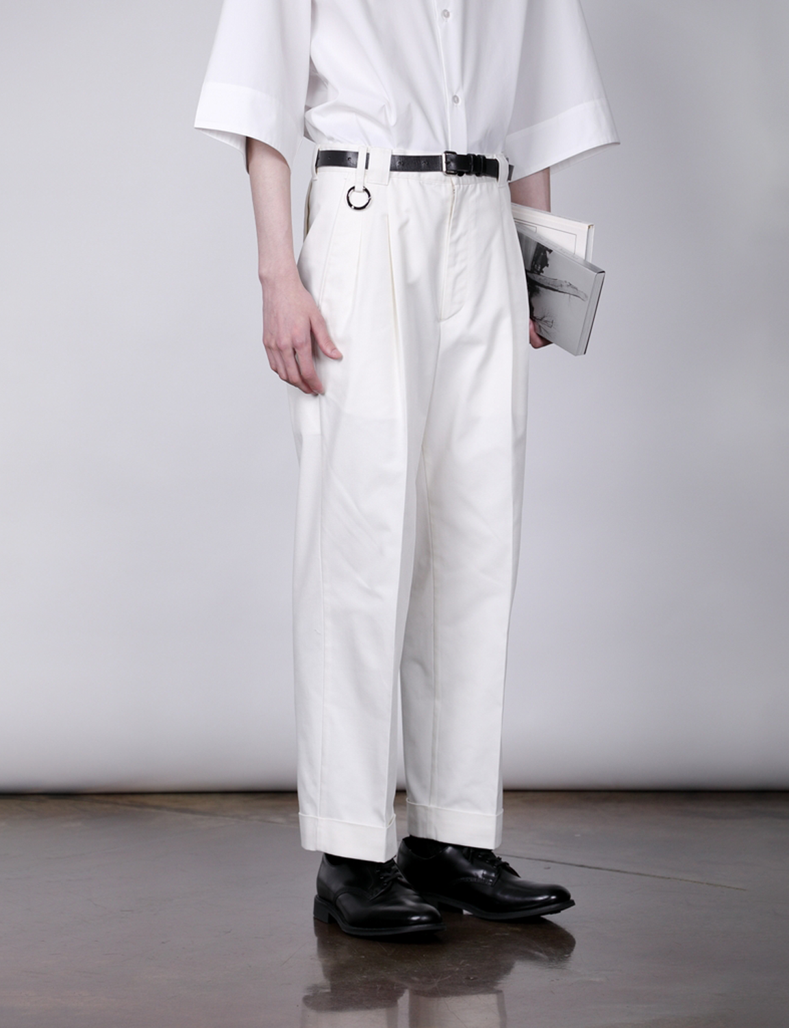 Tailored Work Pants (Artist Wardrobe / Keisuke Nakamura DAIKEI MILLS) / white