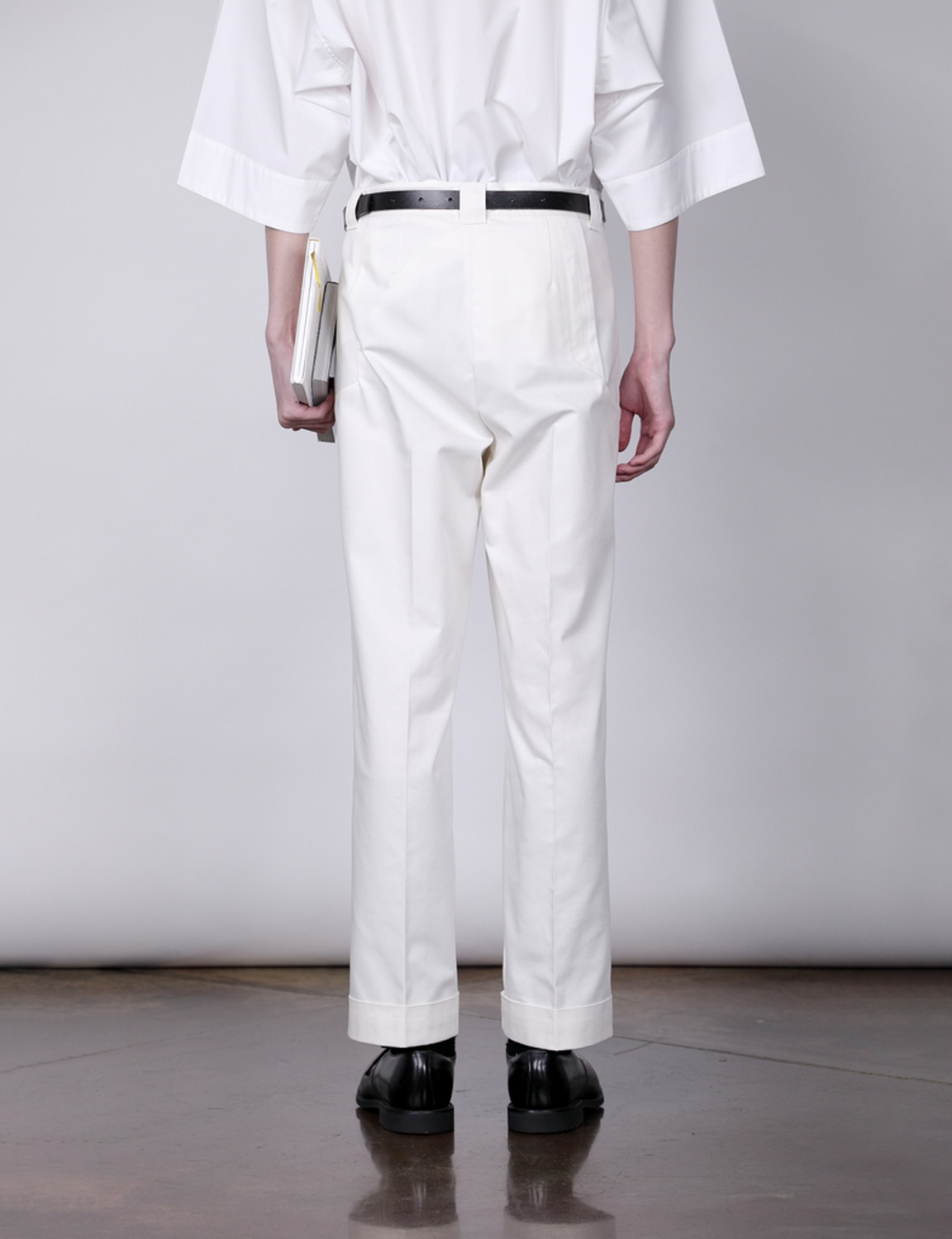 Tailored Work Pants (Artist Wardrobe / Keisuke Nakamura DAIKEI MILLS) / white