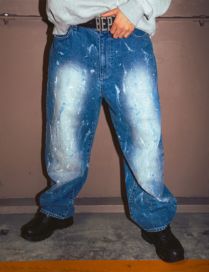 BEEZ-EYE-P SPLATTERED EXTRA BAGGY JEANS