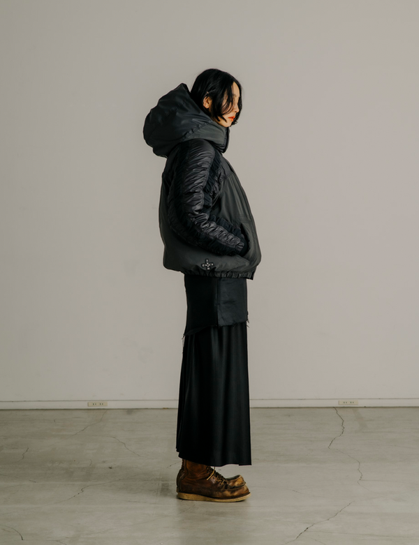 GATHERED SEAM DOWN JACKET