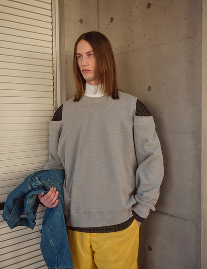 OPEN SHOULDER CREW NECK SWEAT