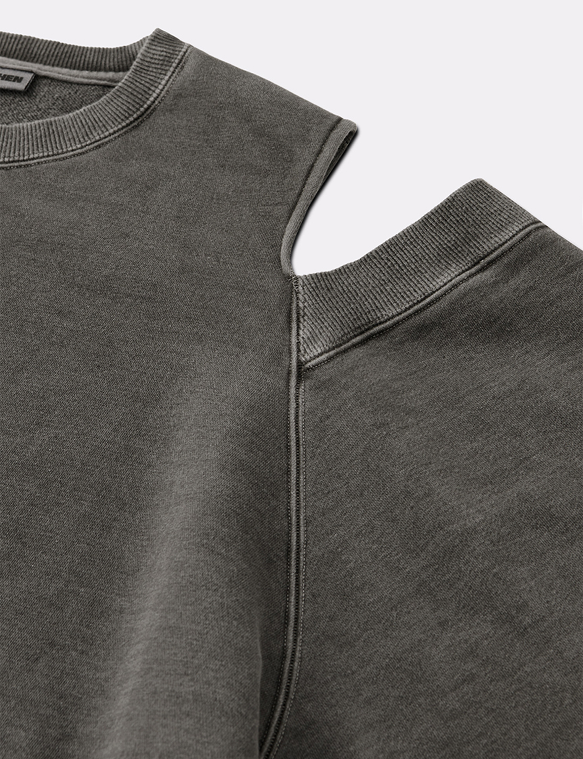 PIGMENT DYED OPEN SHOULDER CREW NECK SWEAT