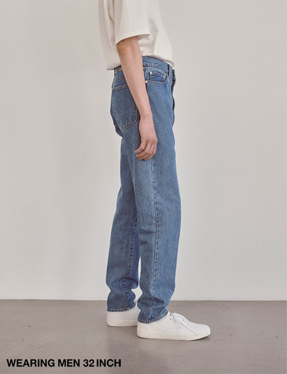 TAPERED FIT JEANS