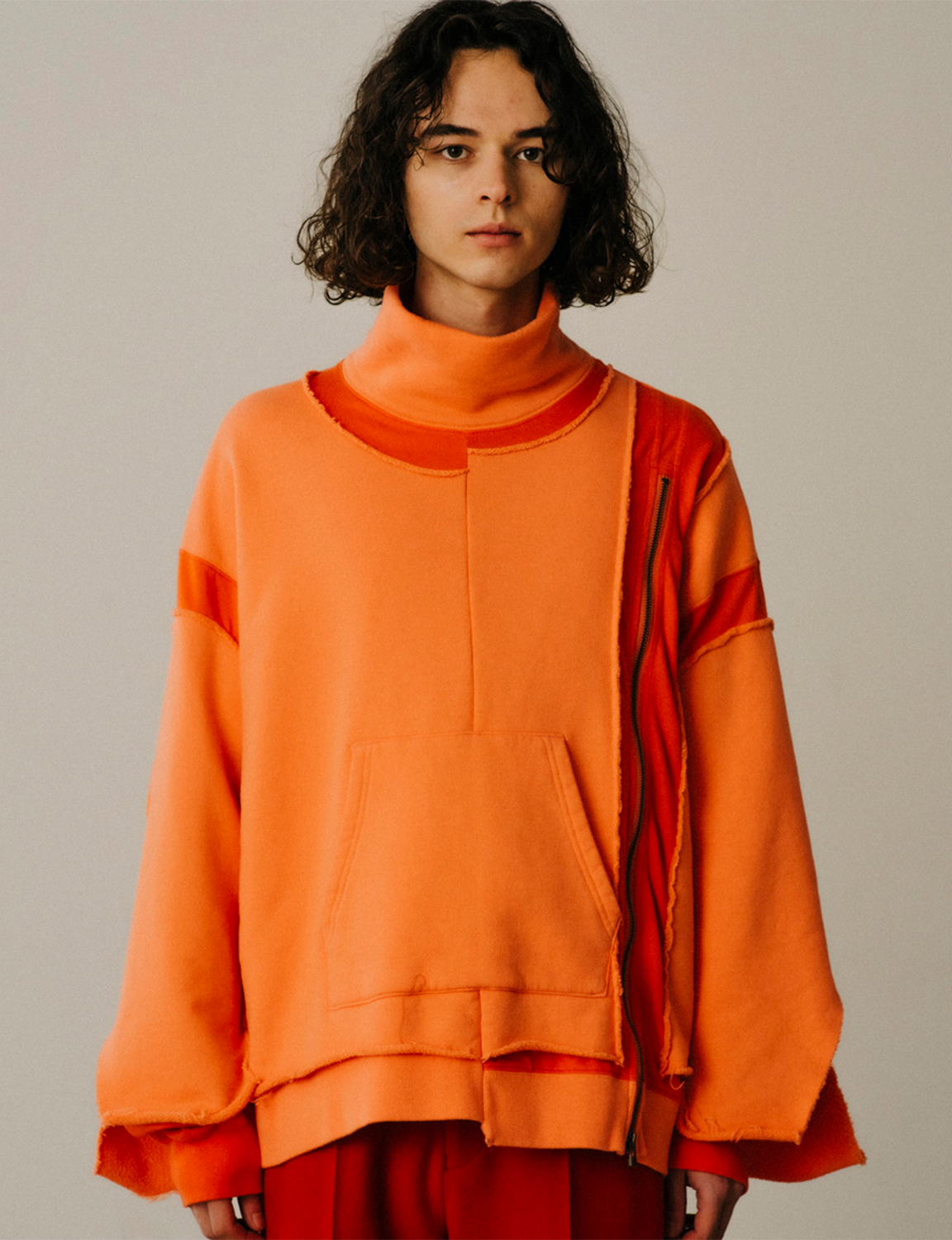 LAYERED DECONSTRUCTED SWEAT