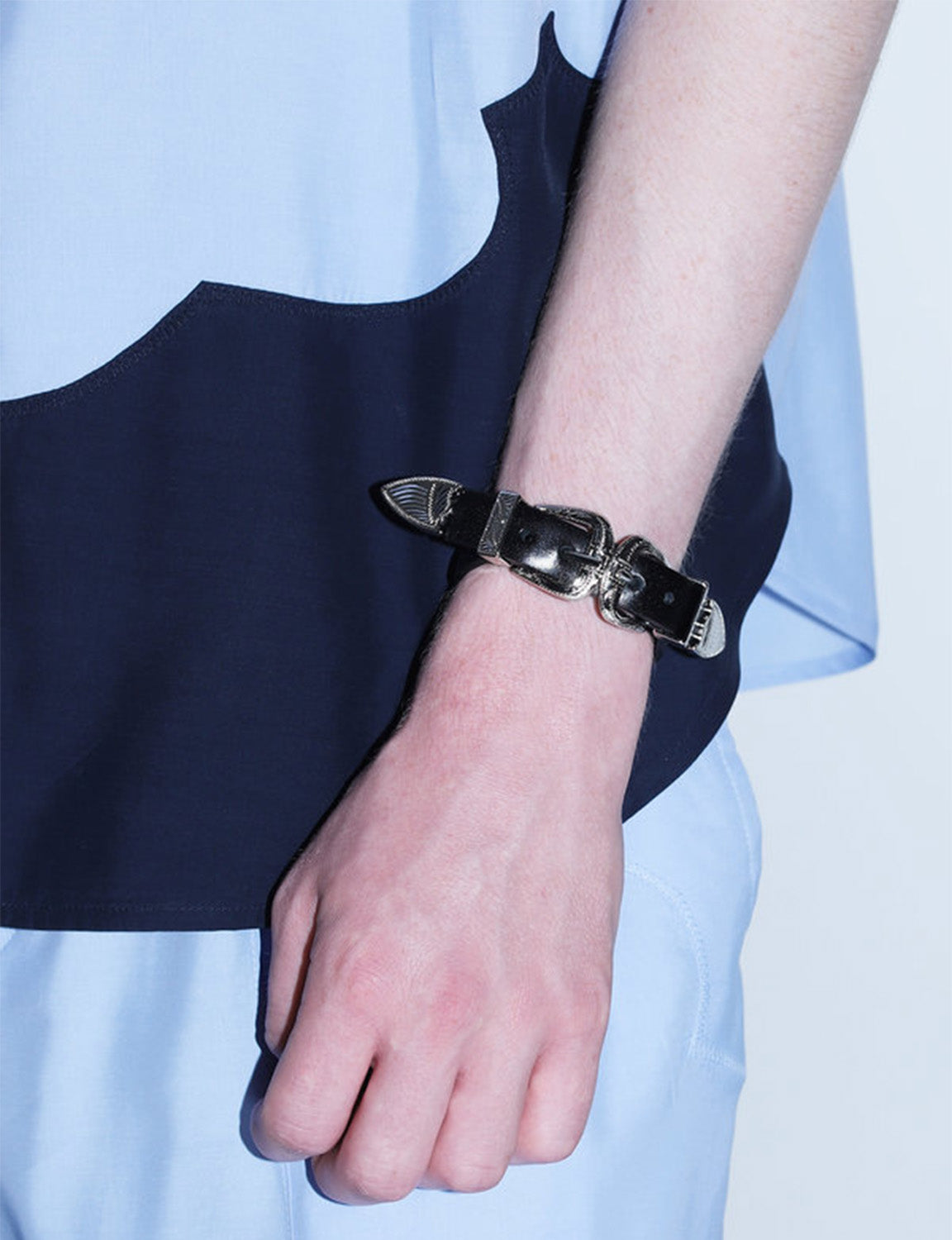 TOGA ARCHIVES - DOUBLE BUCKLE BANGLE – The Contemporary Fix Kyoto